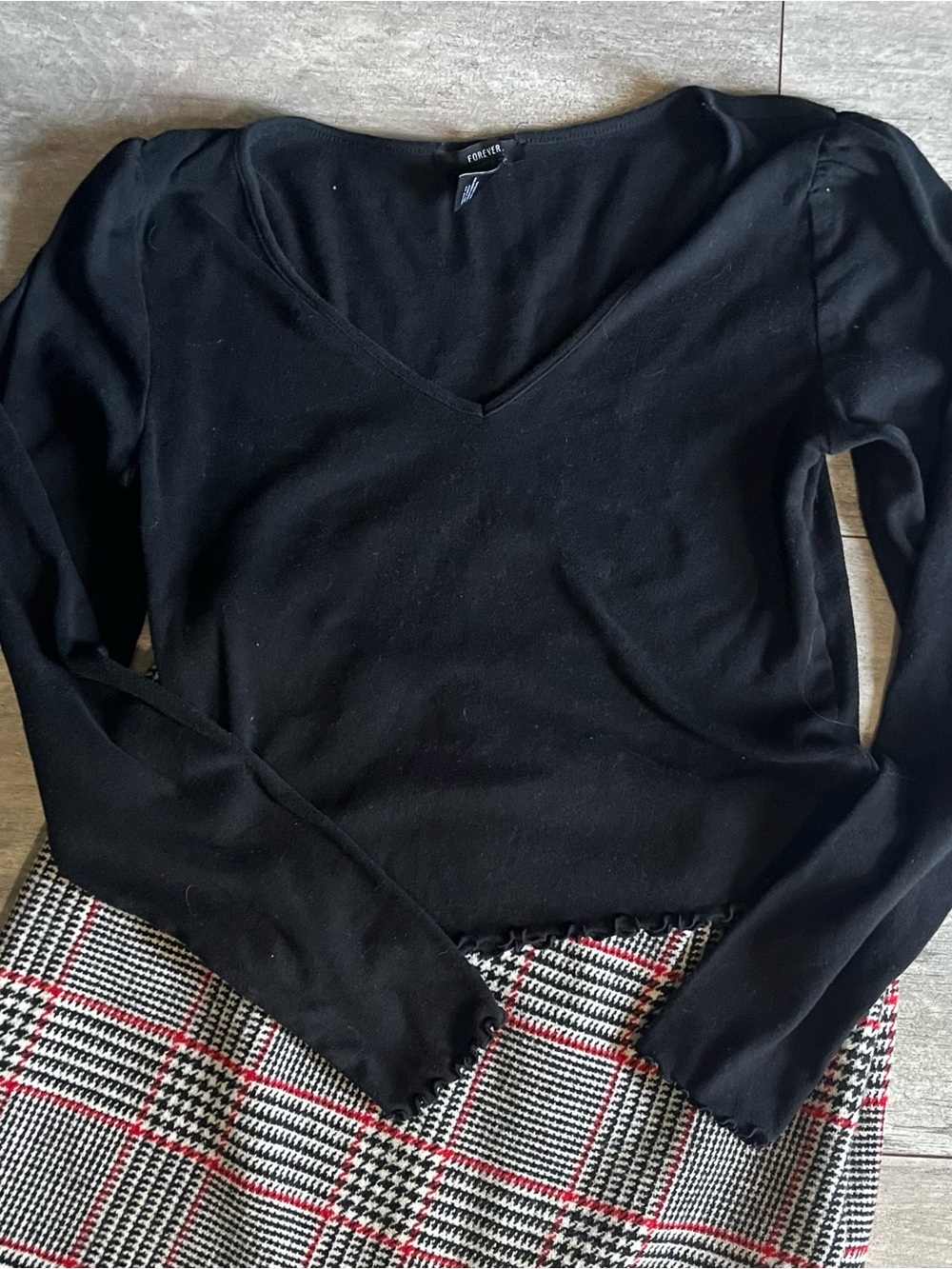 Forever 21 Black V-Neck Long Sleeve Top, Medium